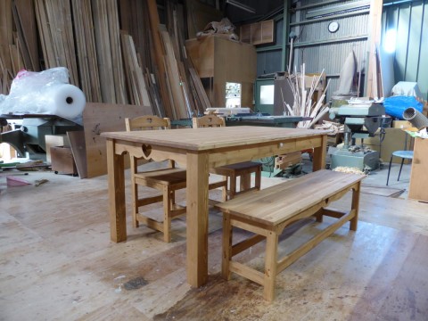 カントリー家具 ハートのダイニングセット