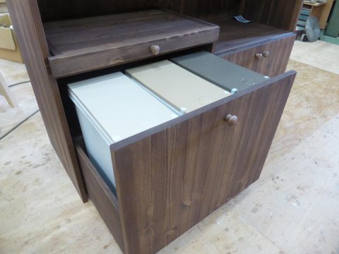 キッチンカウンターのダストボックス収納