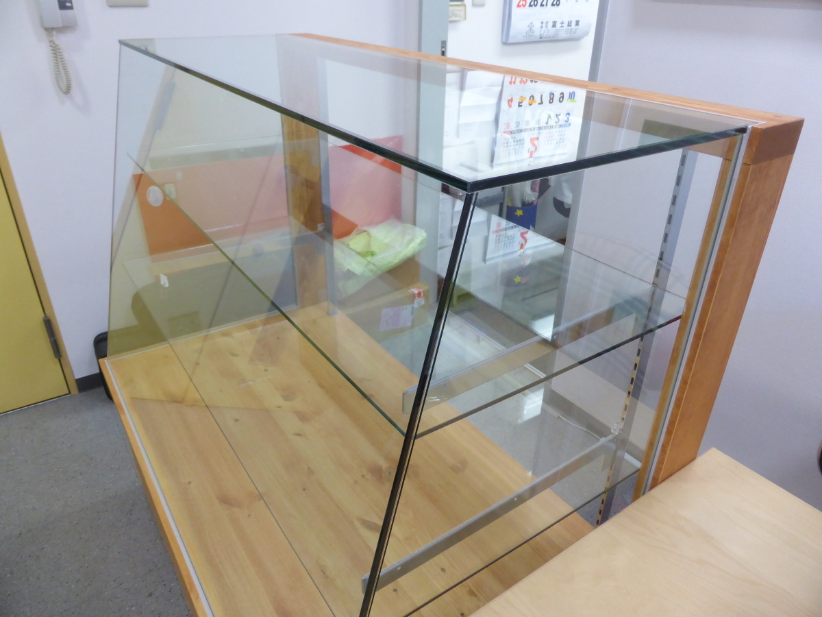 パン屋さんのガラスショーケース(4面ガラス仕様)