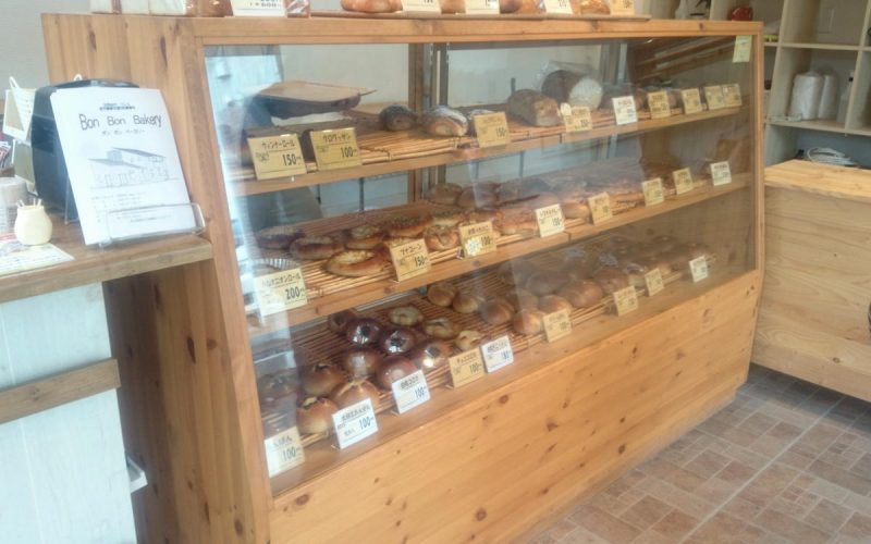 パン屋さんのガラスショーケース