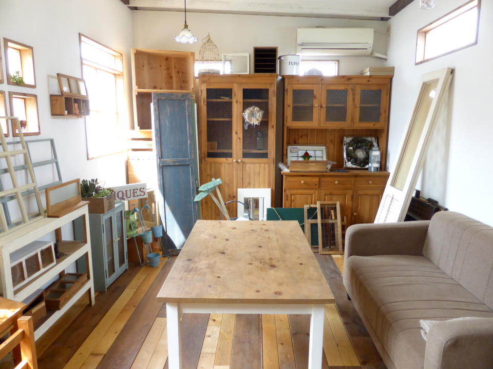 家具ショールーム兼雑貨のお店/okamoku